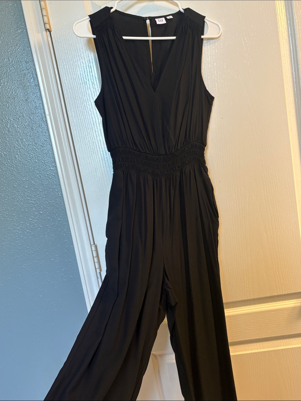 GAP Classic Black Sleeveless Jumpsuit V neck with Pockets - Picture 8 of 12